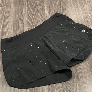 Rare Lululemon stars shorts EUC 4